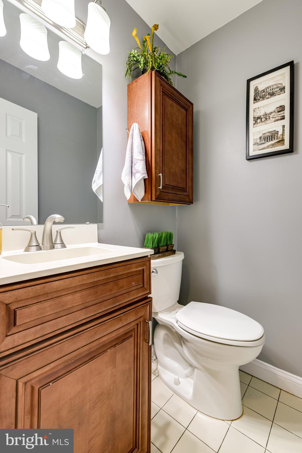 7208 Racepoint Way Alexandria, VA 22315 - Photo 22 of 79 Centrally located powder room for easy access