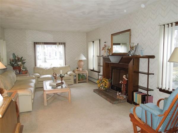 390 Maple Road Longmeadow, MA 01106 - Photo 4 of 13