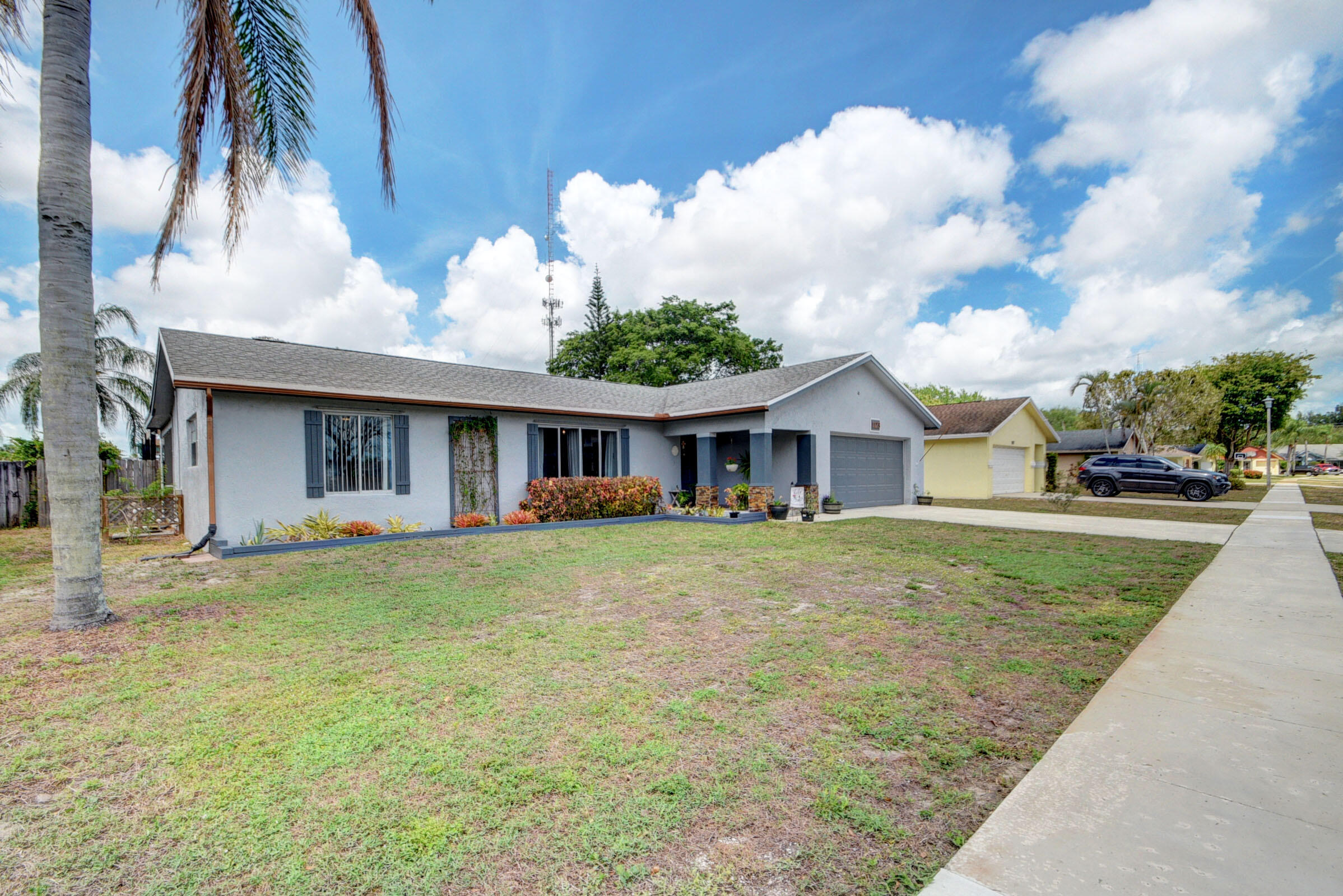 1123 Widgeon Road Wellington, FL 33414 - Photo 2 of 53 02_house (2)