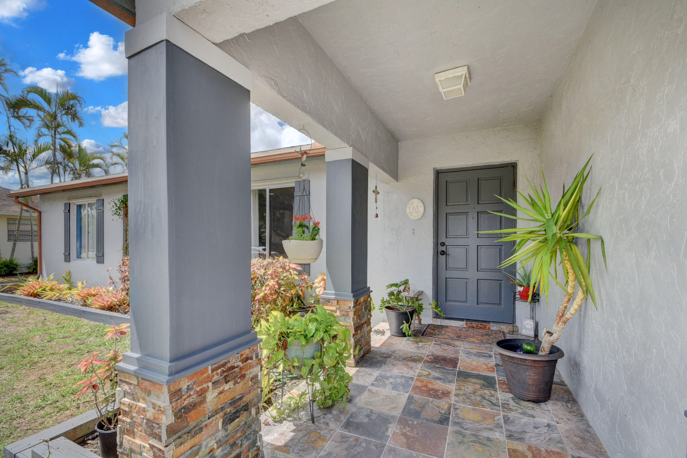 1123 Widgeon Road Wellington, FL 33414 - Photo 4 of 53 04_house (4)