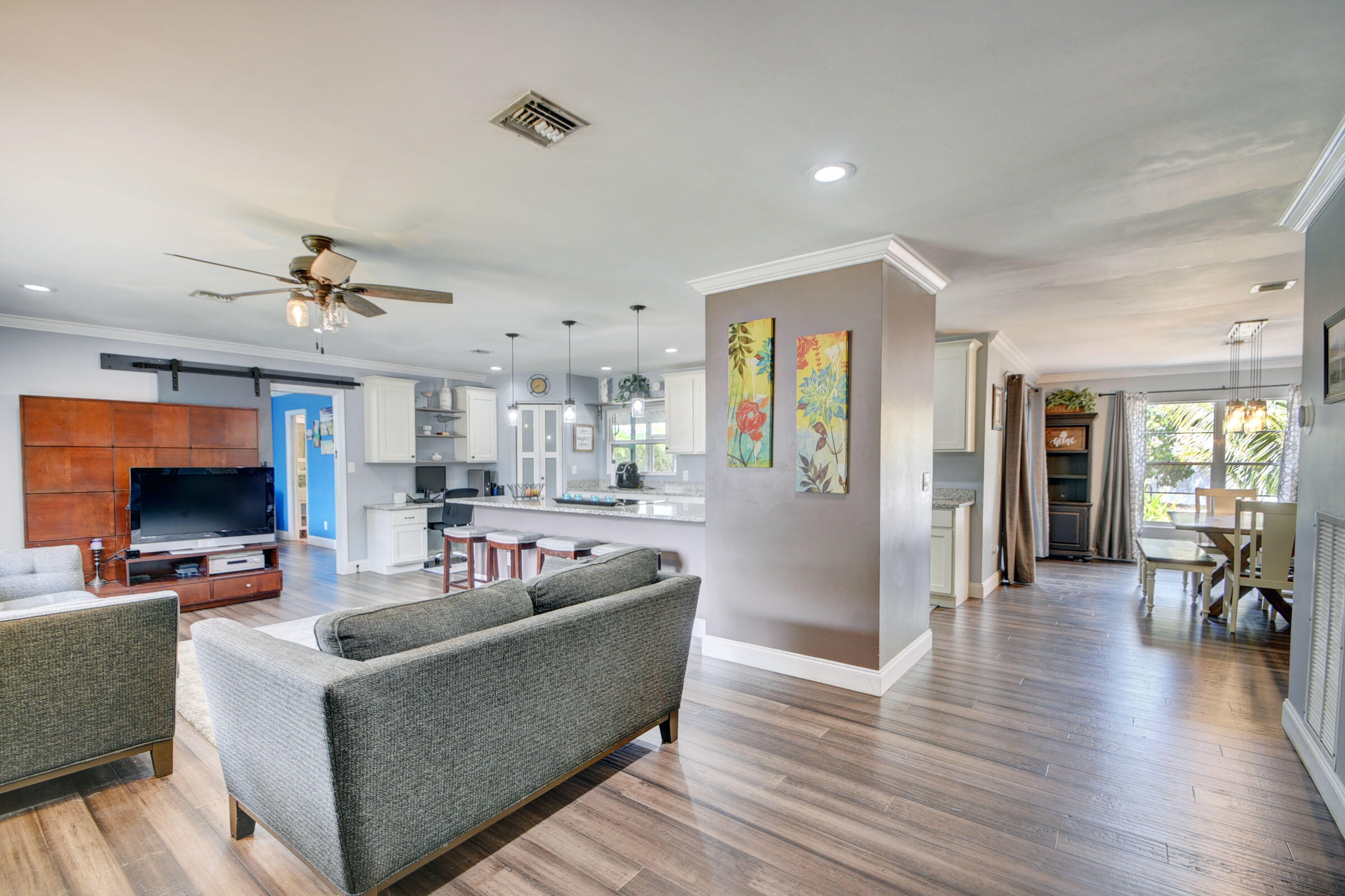 1123 Widgeon Road Wellington, FL 33414 - Photo 5 of 53 05_house (5)