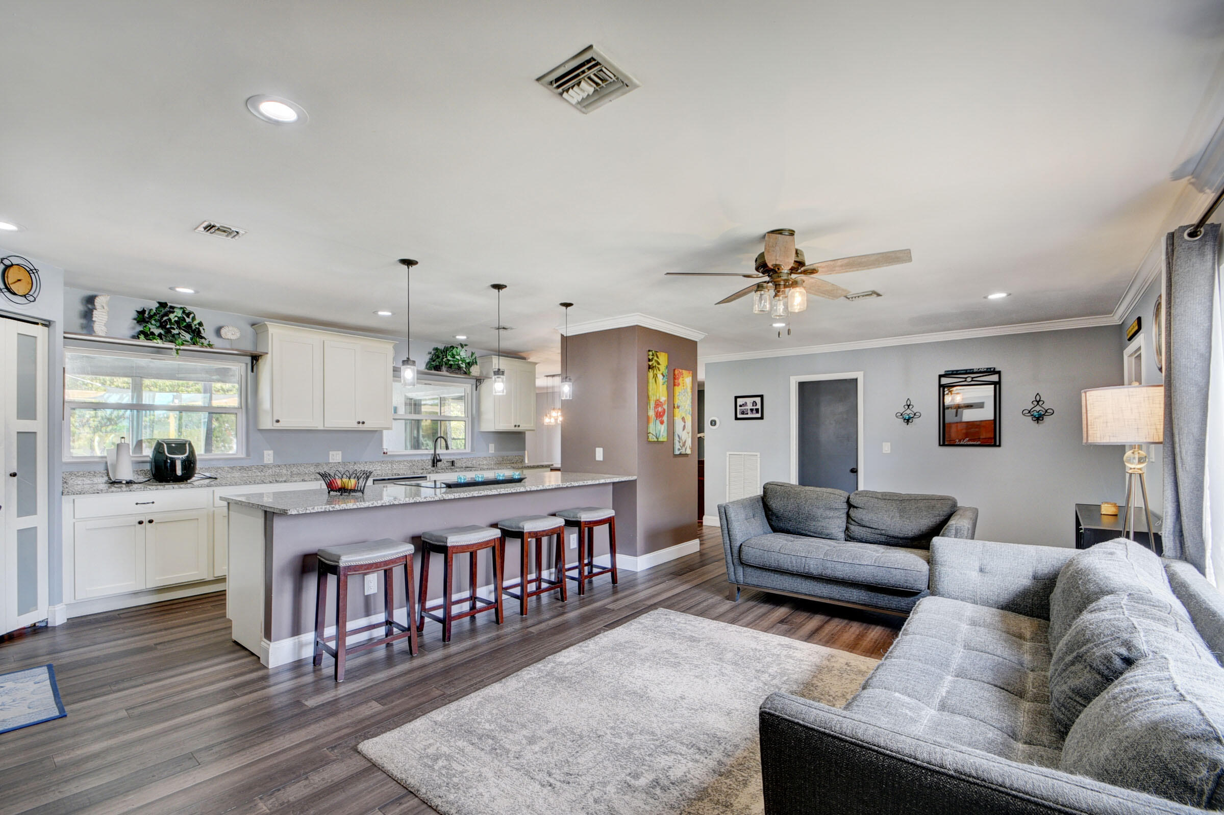 1123 Widgeon Road Wellington, FL 33414 - Photo 8 of 53 08_house (8)