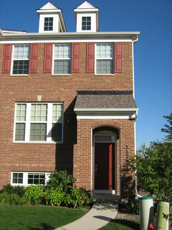 $3,800 | 3175 Coral Lane, Glenview, IL 60026