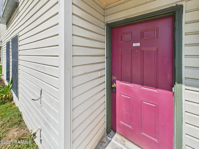 $950 | 201 High Meadows Boulevard, Unit 123, Lafayette, LA 70507