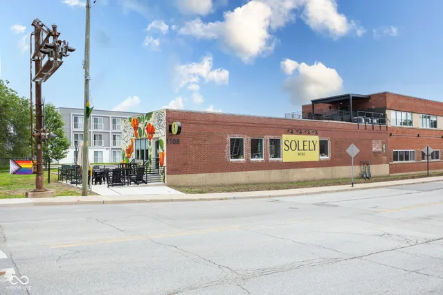 $699,000 | 2241 Carrollton Avenue, Indianapolis, IN 46205