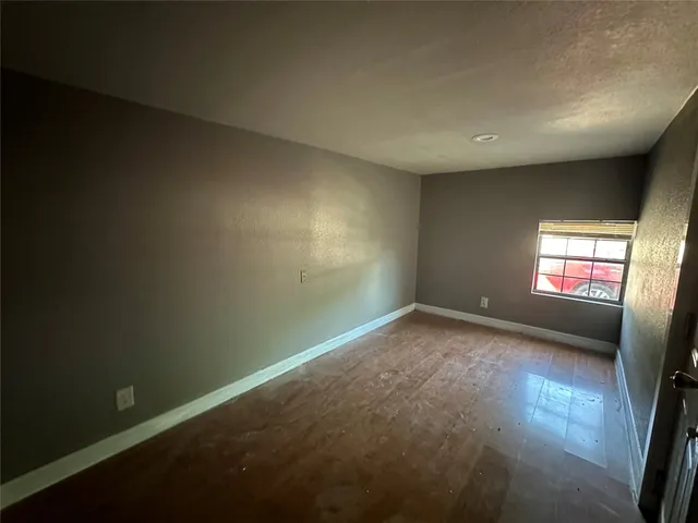 $1,200 | 135 North Maplewood Street, Unit 3, Houston, TX 77011