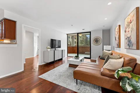 $525,000 | 1001 North Vermont Street, Unit 103, Arlington, VA 22201