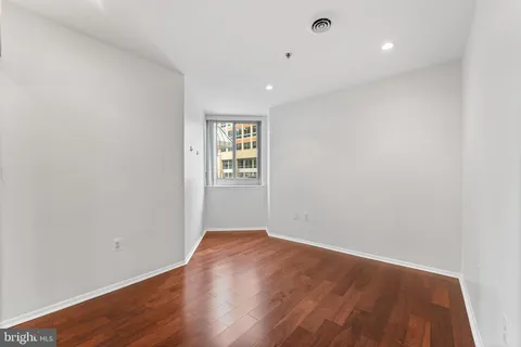 $525,000 | 1001 North Vermont Street, Unit 103, Arlington, VA 22201