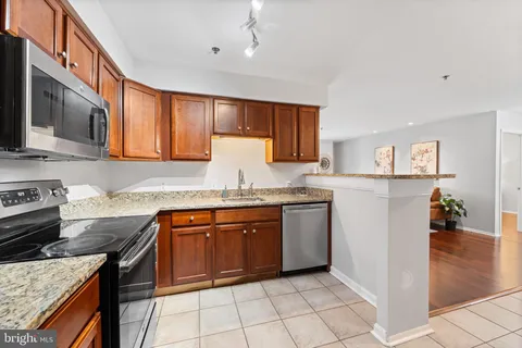 $525,000 | 1001 North Vermont Street, Unit 103, Arlington, VA 22201