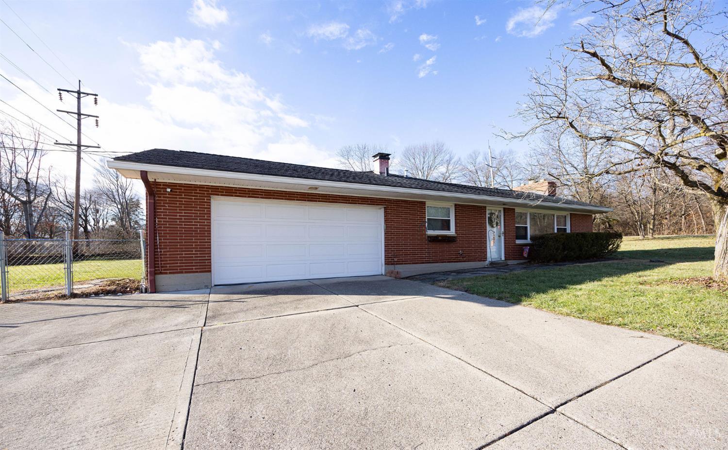 365 Columbia Road Hamilton, OH 45013 - Photo 3 of 45