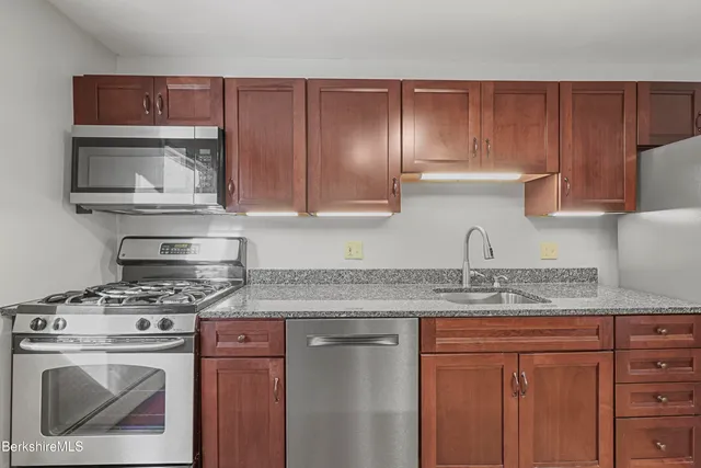 $389,000 | 6-2 Morgan Manor, Unit 62, Lenox, MA 01240