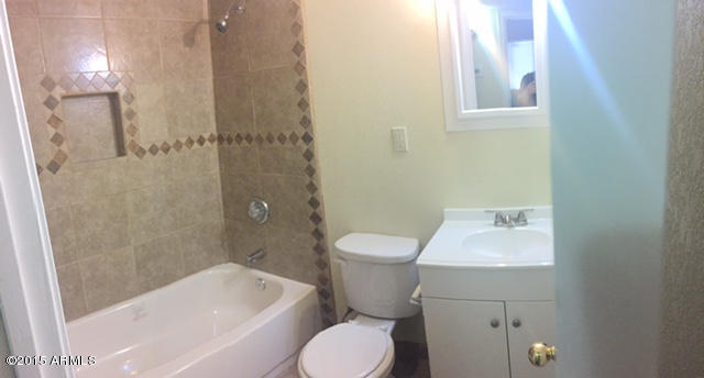 1808 East Chipman Road Phoenix, AZ 85040 - Photo 5 of 7 BthR1