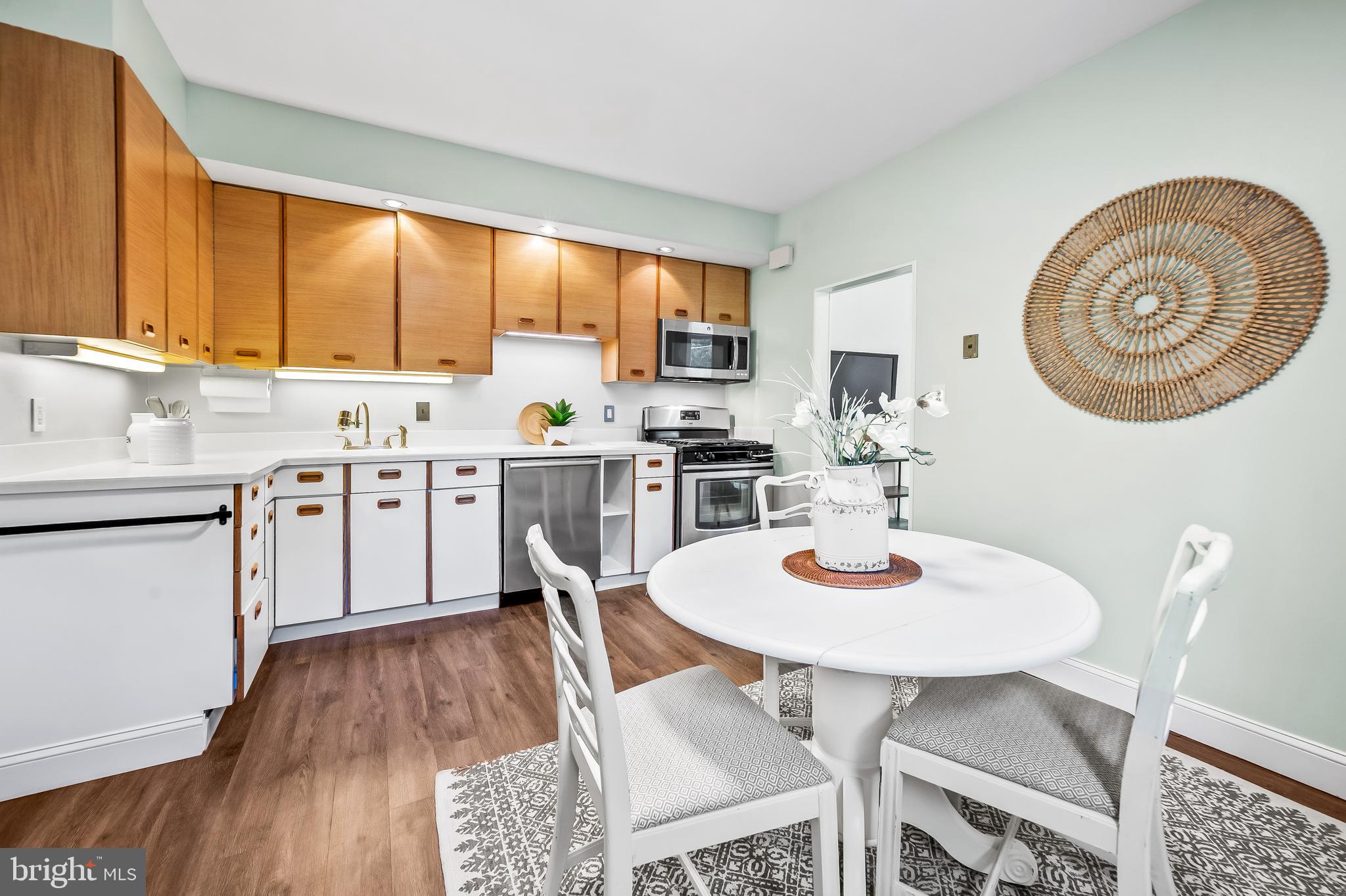 4513 Wilmslow Road Baltimore, MD 21210 - Photo 15 of 65 Spacious, eat-in kitchen