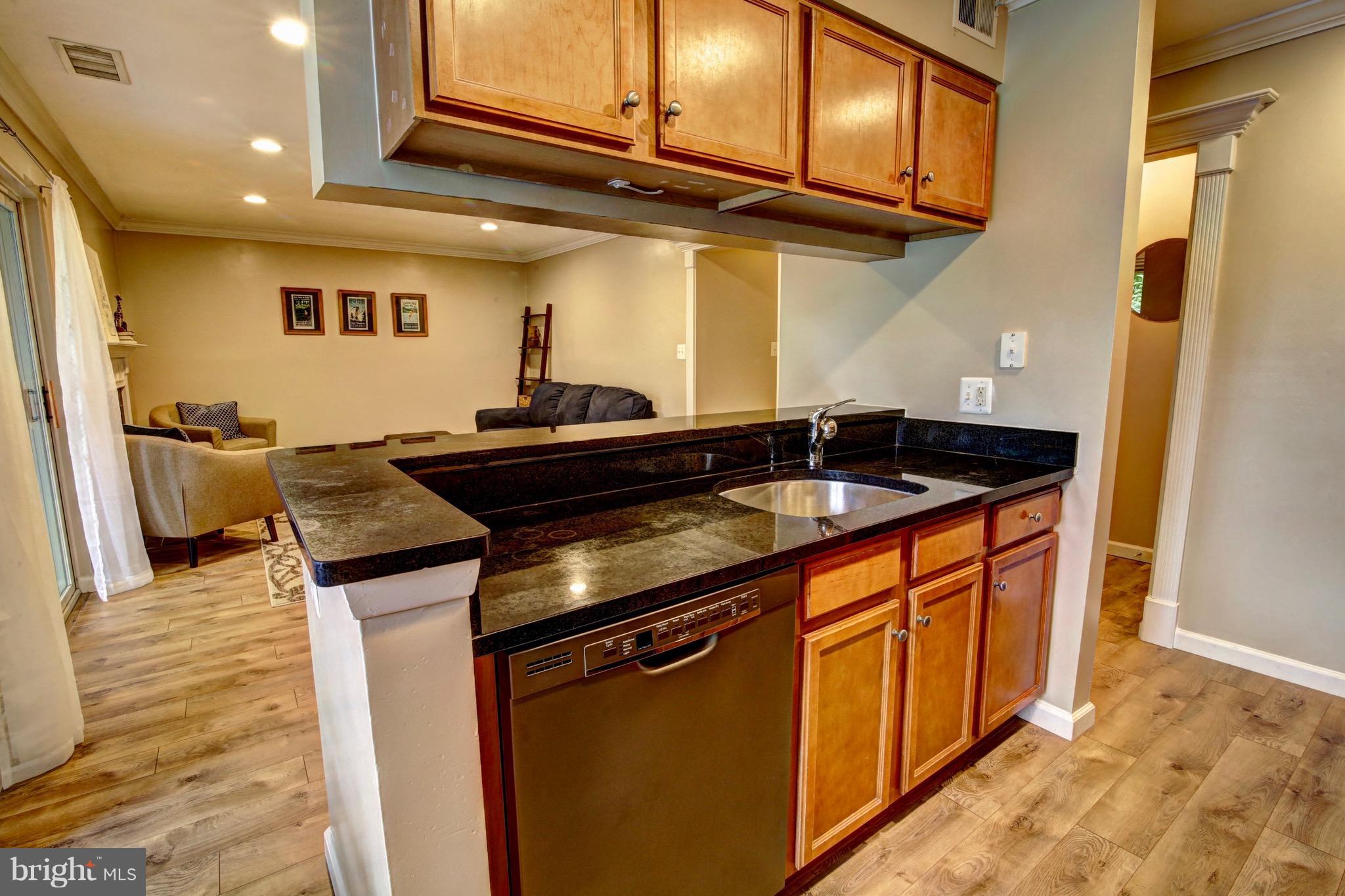11715 Olde English Drive, Unit F Reston, VA 20190 - Photo 4 of 30 Kitchen