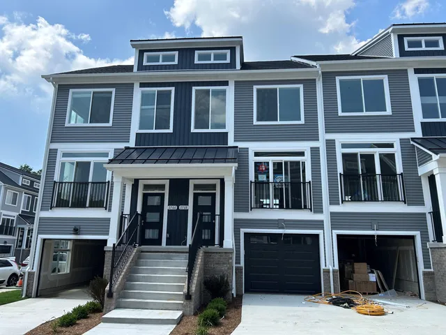 $549,999 | 2772 Bristol Rdg Drive, Unit 35, Ann Arbor, MI 48105