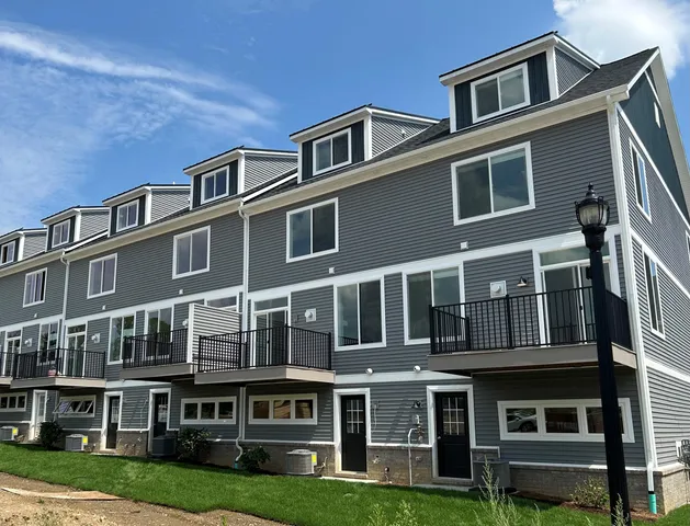 $549,999 | 2772 Bristol Rdg Drive, Unit 35, Ann Arbor, MI 48105