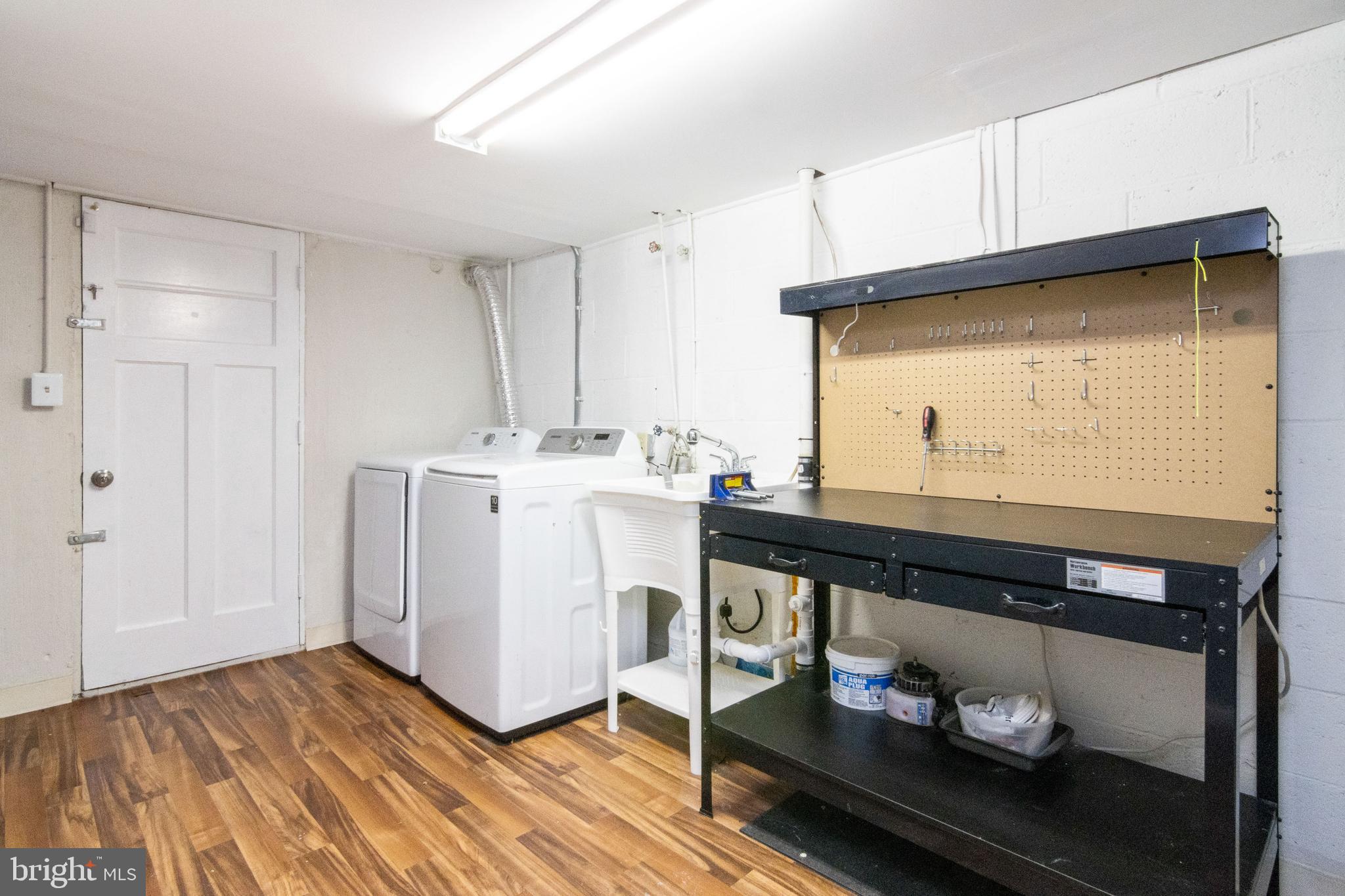 8134 Mid Haven Road Baltimore, MD 21222 - Photo 27 of 35 Work space and laundry