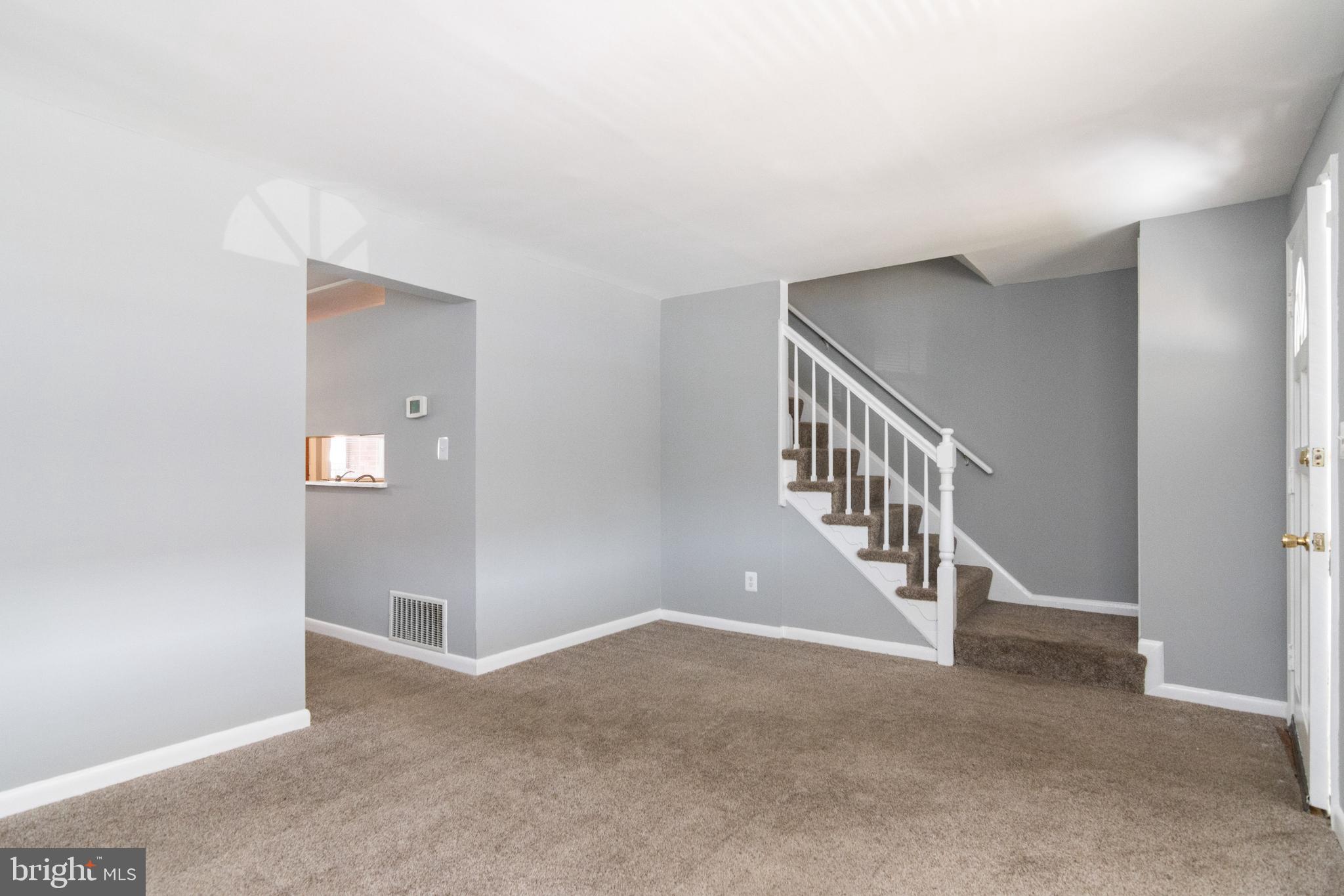 8134 Mid Haven Road Baltimore, MD 21222 - Photo 6 of 35 Living room