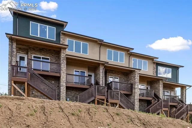 a house view with a outdoor space