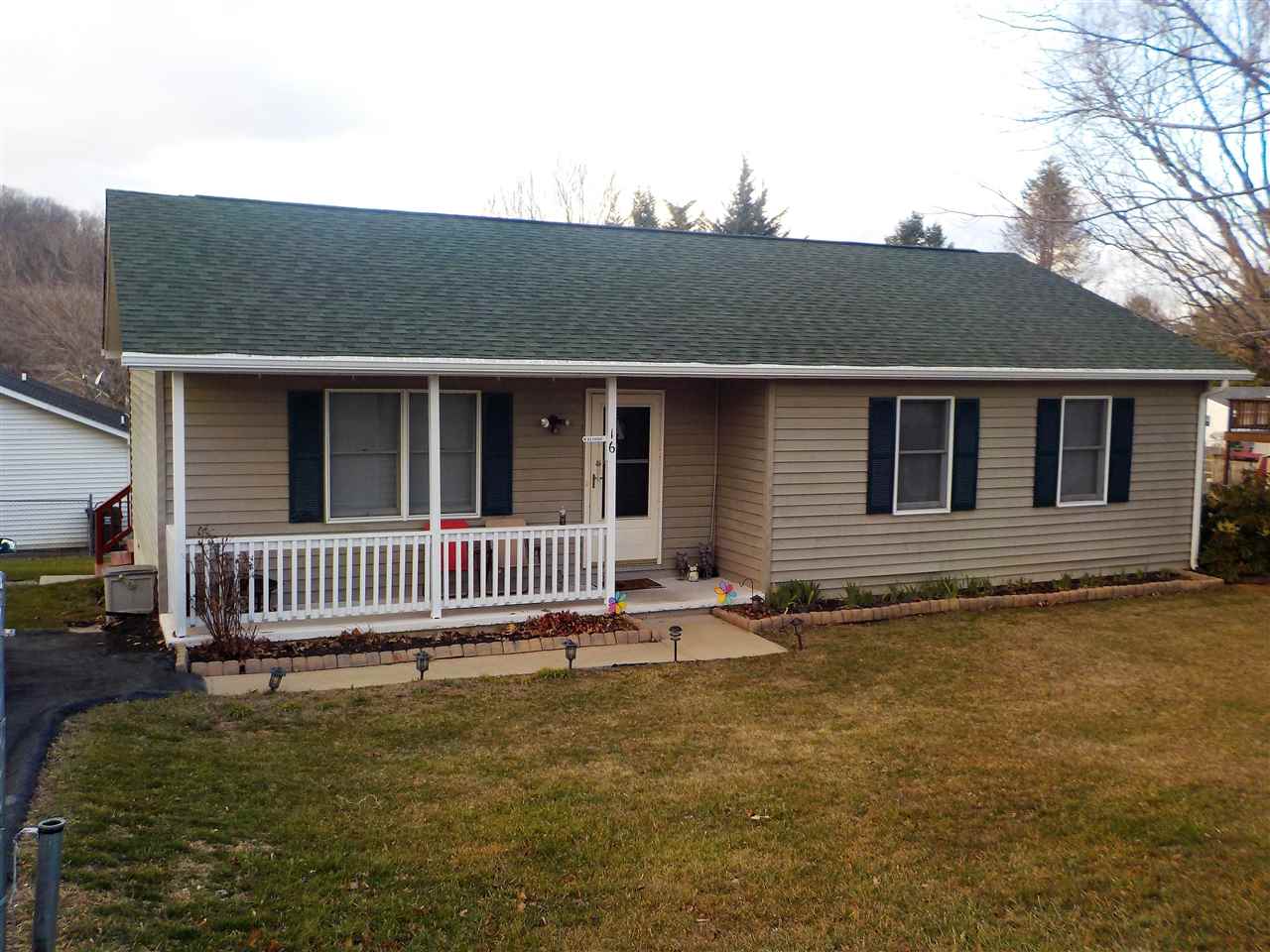 16 Ox Road Waynesboro, VA 22980 - Photo 1 of 6 a backyard of a house