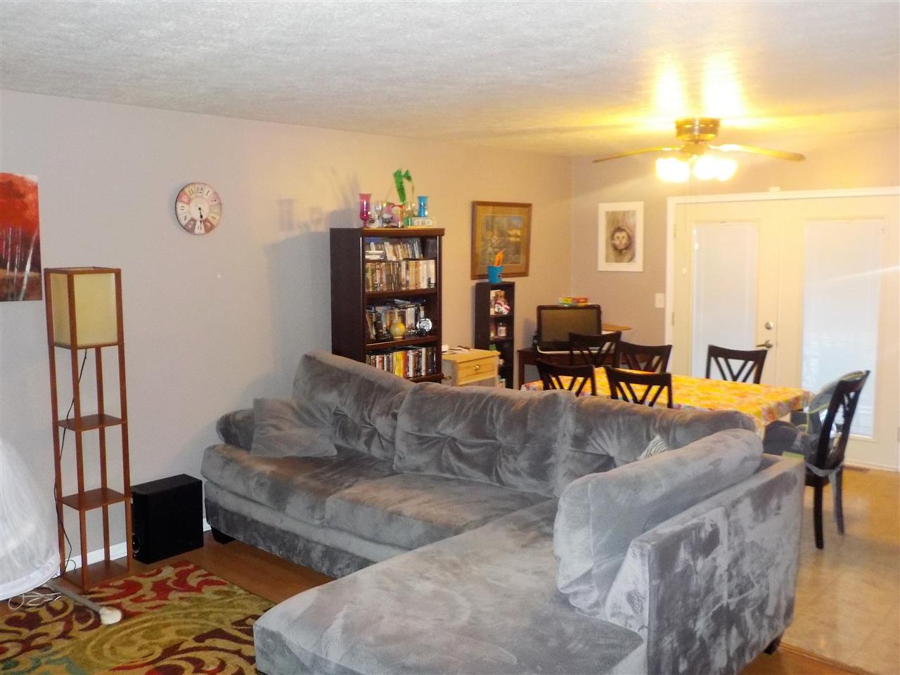 16 Ox Road Waynesboro, VA 22980 - Photo 5 of 6 a living room with furniture and a couch