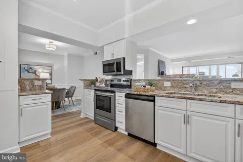 $670,000 | 2181 Jamieson Avenue, Unit 1706, Alexandria, VA 22314