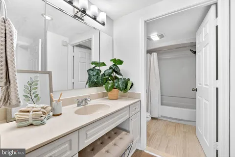$670,000 | 2181 Jamieson Avenue, Unit 1706, Alexandria, VA 22314