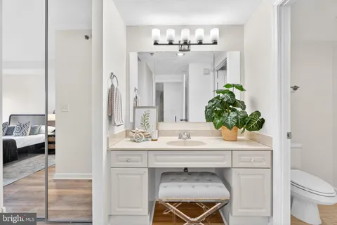 $670,000 | 2181 Jamieson Avenue, Unit 1706, Alexandria, VA 22314