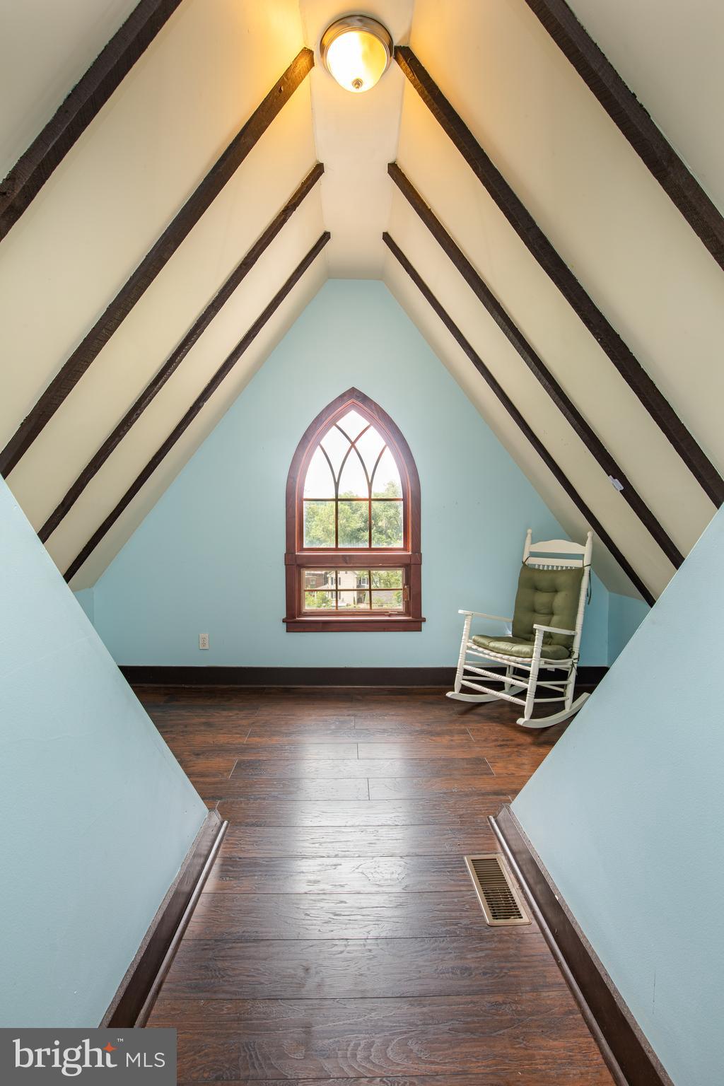 18123 School House Road White Hall, MD 21161 - Photo 33 of 47 Master Sitting Area