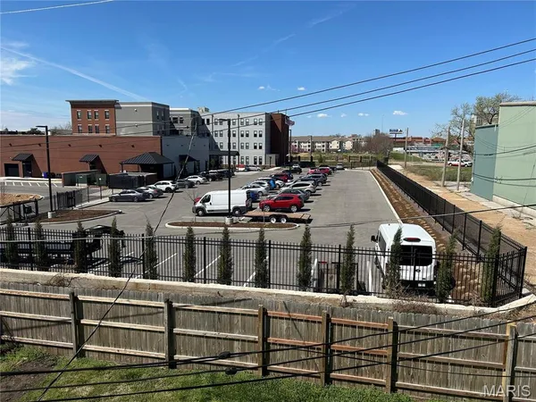 $1,300 | 919 South Boyle Avenue, Unit 923, St. Louis, MO 63110