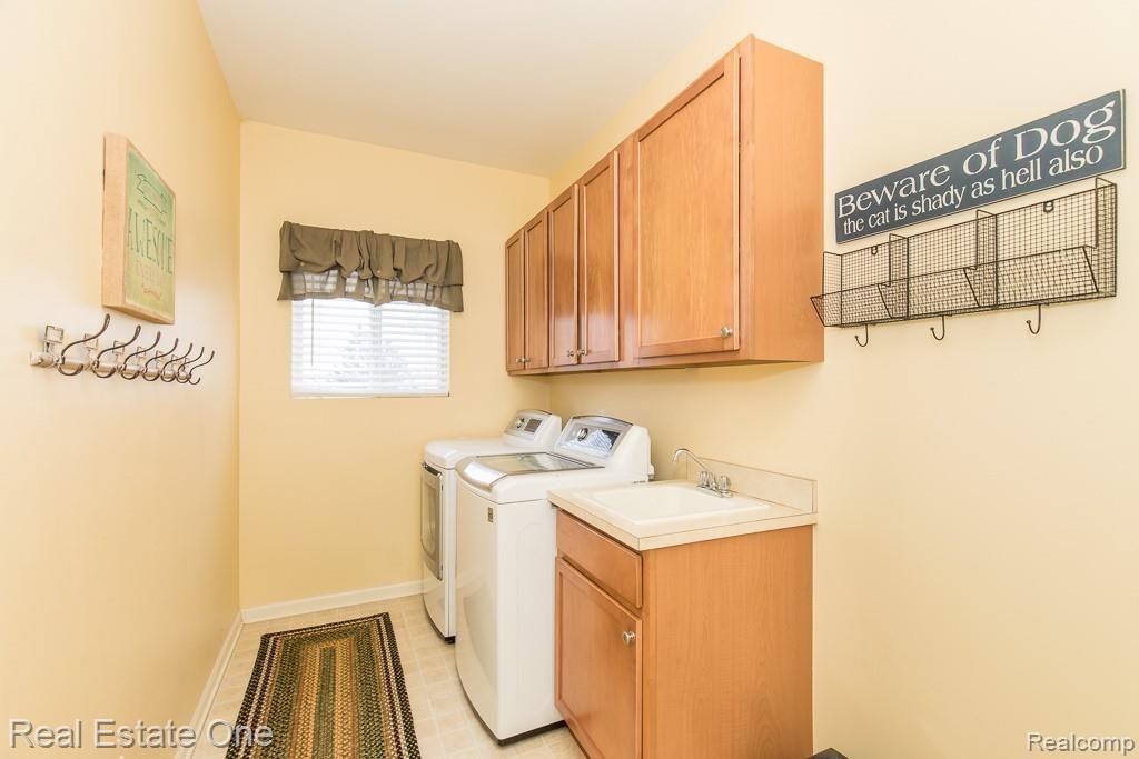 4122 Norwich Court Rochester, MI 48306 - Photo 39 of 53 4122 Norwich MLS-W049.jpg
