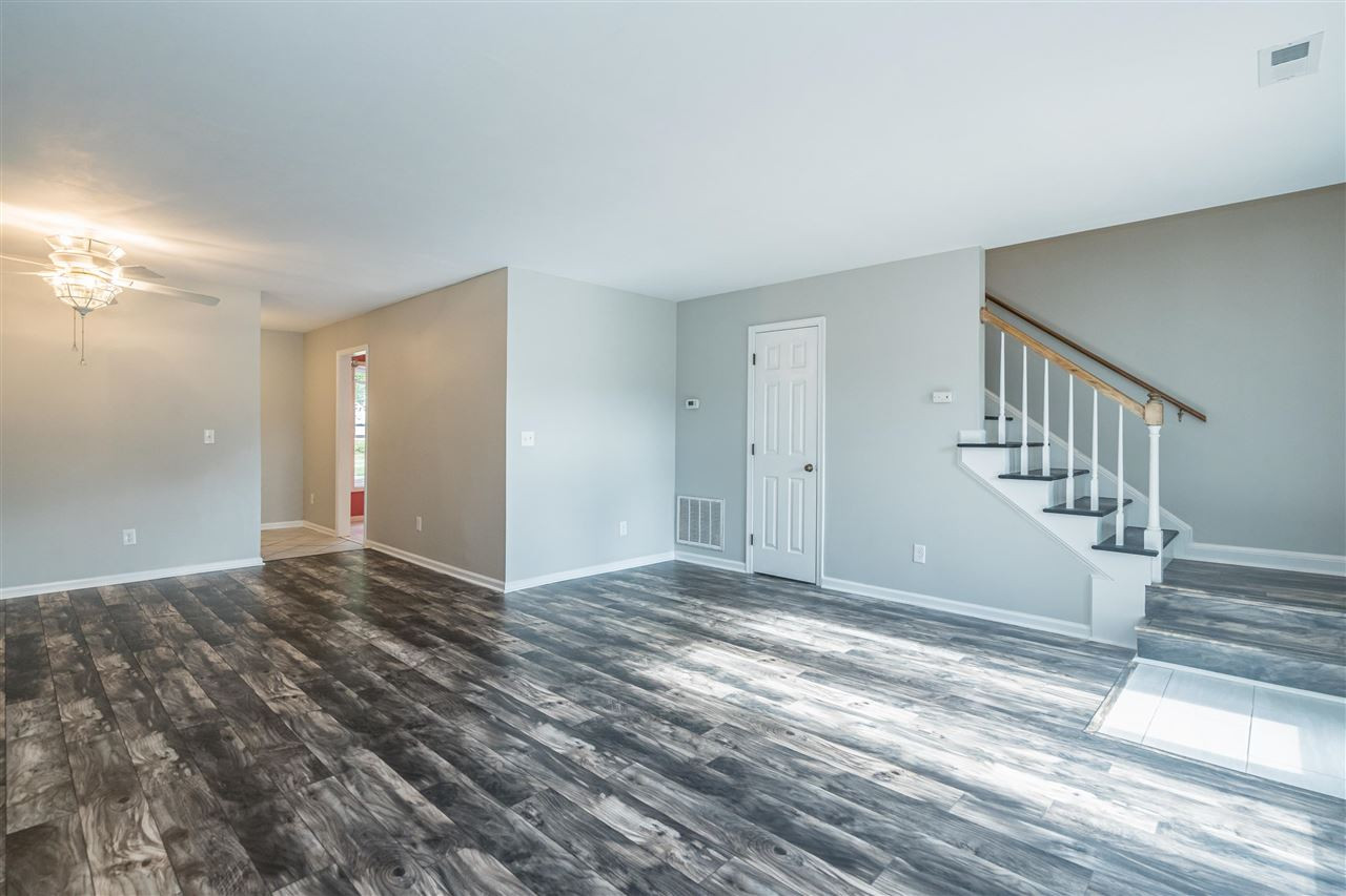 6905 Saxby Court Raleigh, NC 27613 - Photo 7 of 20 Living Room