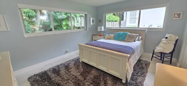 $9,000 | 1568 Point Way, North Palm Beach, FL 33408