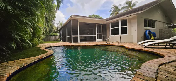 $9,000 | 1568 Point Way, North Palm Beach, FL 33408