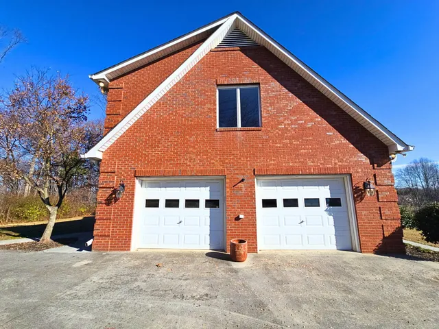 $685,000 | 2832 Kensington Street, Athens, TN 37303