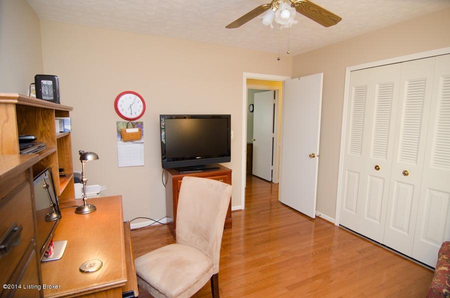 6810 Tottenham Road Louisville, KY 40207 - Photo 26 of 40 Bedroom 3 of 3