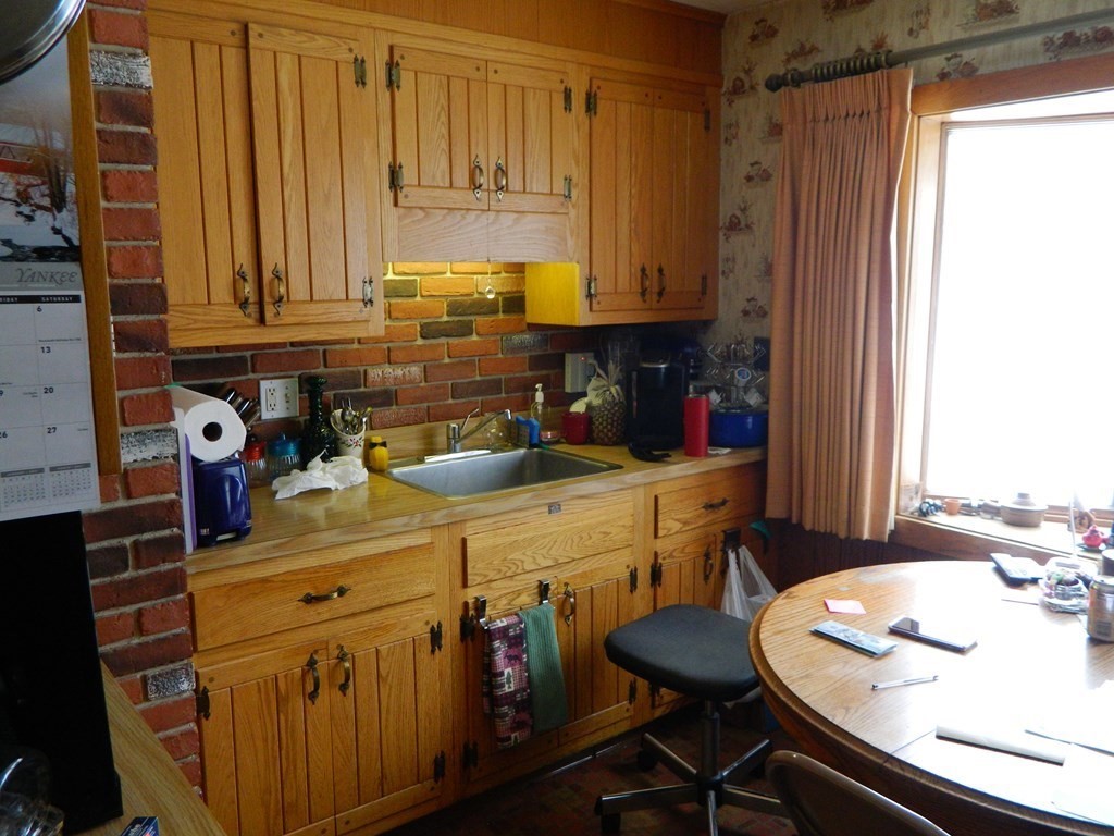 8 Inwood Road Auburn, MA 01501 - Photo 3 of 16 Gallery Image 3