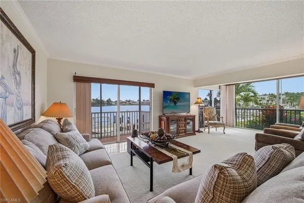 $750,000 | 3000 Gulf Shore Boulevard North, Unit 101, Naples, FL 34103