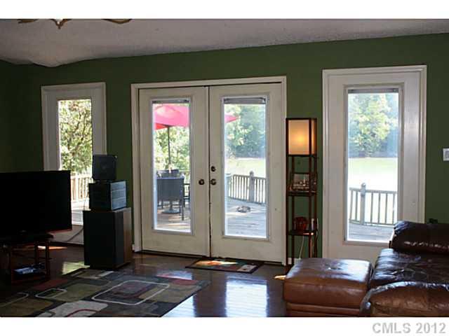 7521 Buckland Road Charlotte, NC 28278 - Photo 12 of 16 Gallery Image 12