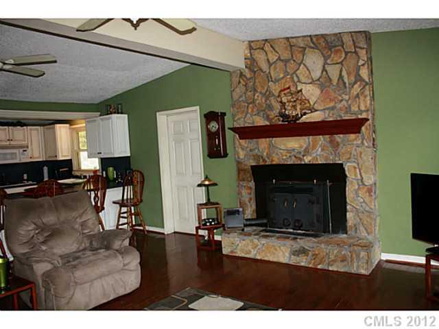 7521 Buckland Road Charlotte, NC 28278 - Photo 10 of 16 Gallery Image 10