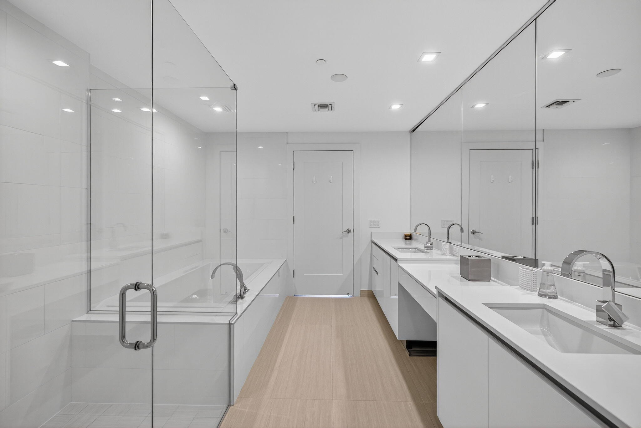 20155 Boca W Drive, Unit C302 Boca Raton, FL 33434 - Photo 24 of 78 Guest Bath #2