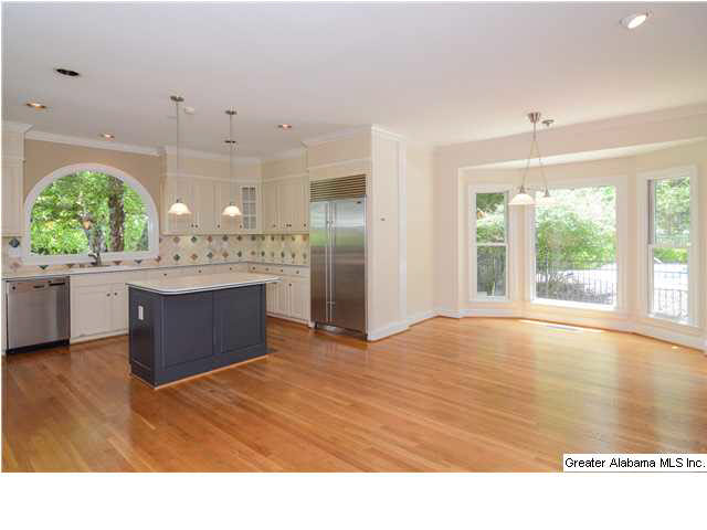 2052 Magnolia Ridge Birmingham, AL 35243 - Photo 11 of 32