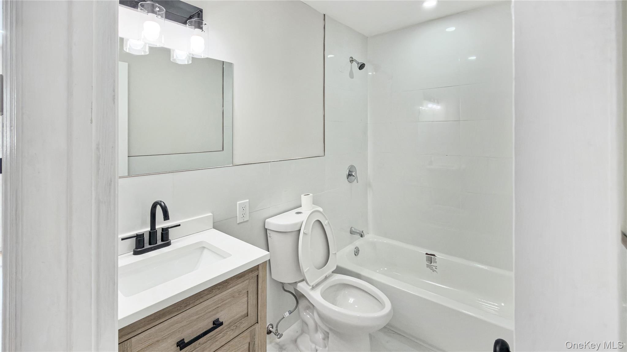 58 Rutland Road Freeport, NY 11520 - Photo 14 of 36