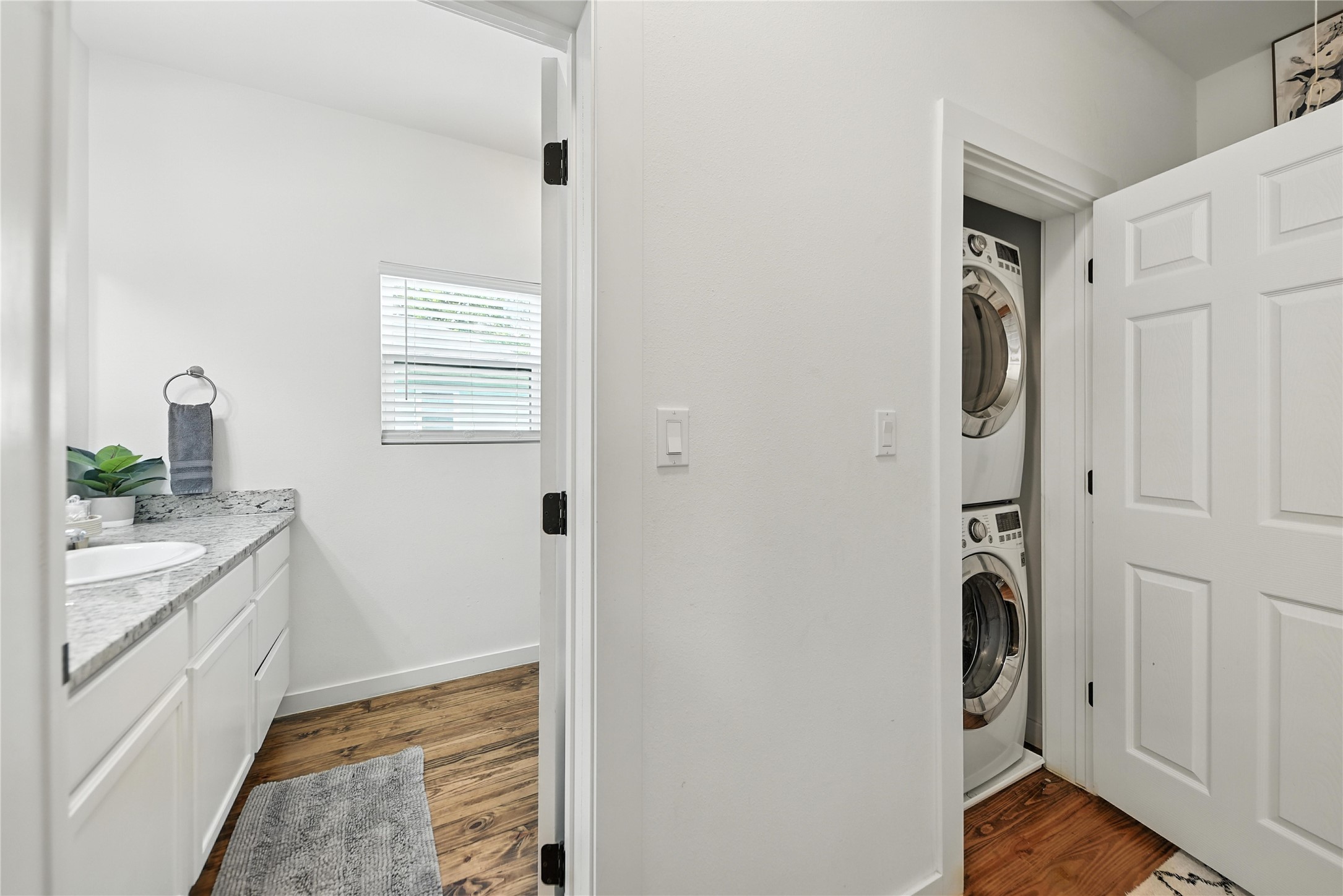 511 Pecan Street Brenham, TX 77833 - Photo 16 of 26 Indoor Wash and Dryer