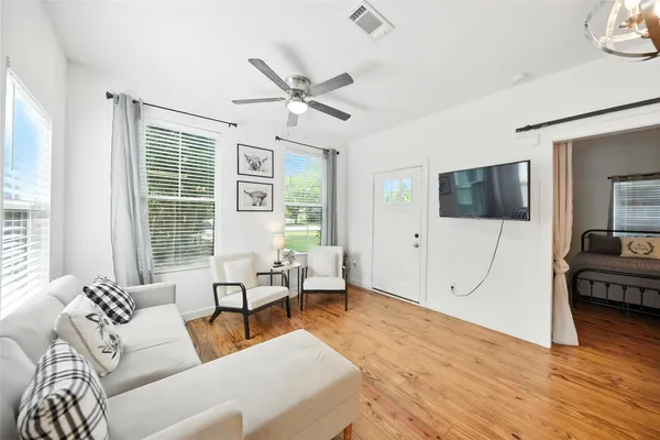 $315,000 | 511 Pecan Street, Brenham, TX 77833