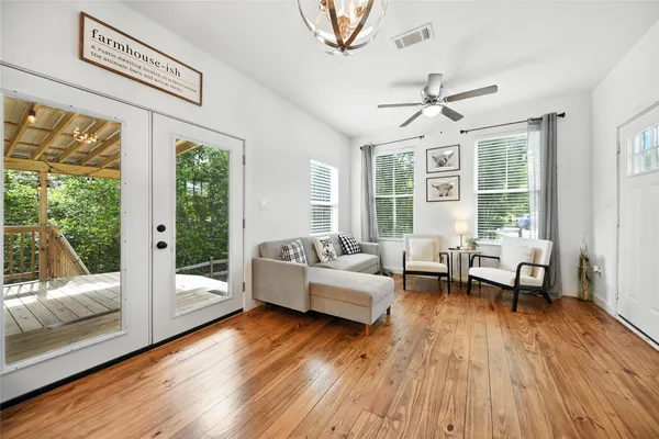 $315,000 | 511 Pecan Street, Brenham, TX 77833