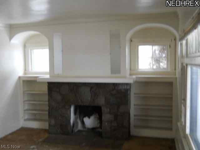 929 Helmsdale Road Cleveland Heights, OH 44112 - Photo 2 of 10