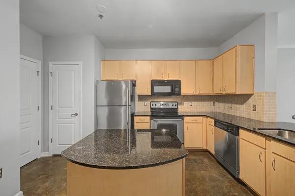 $1,800 | 1803 Broadway, Unit 612, Nashville, TN 37203