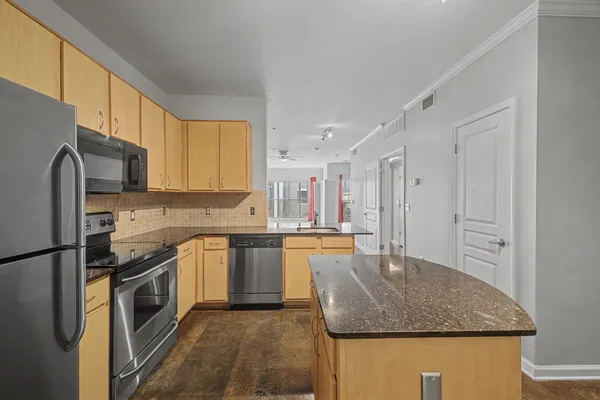 $1,800 | 1803 Broadway, Unit 612, Nashville, TN 37203