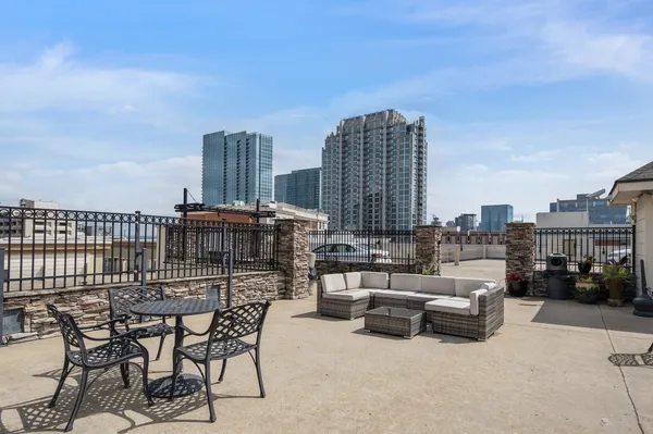 $1,800 | 1803 Broadway, Unit 612, Nashville, TN 37203